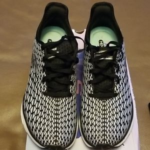 Like New Sketch-Air Infinity sneakers